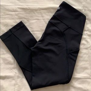 Lululemon Size 2 Mesh Cutout Crop